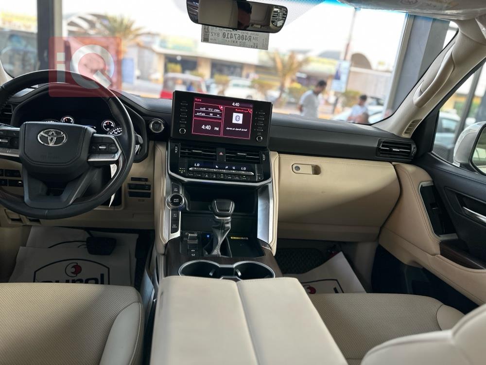 تۆیۆتا لاند کروزەر